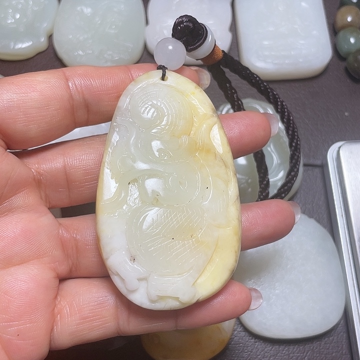 和田玉未镶嵌颈饰