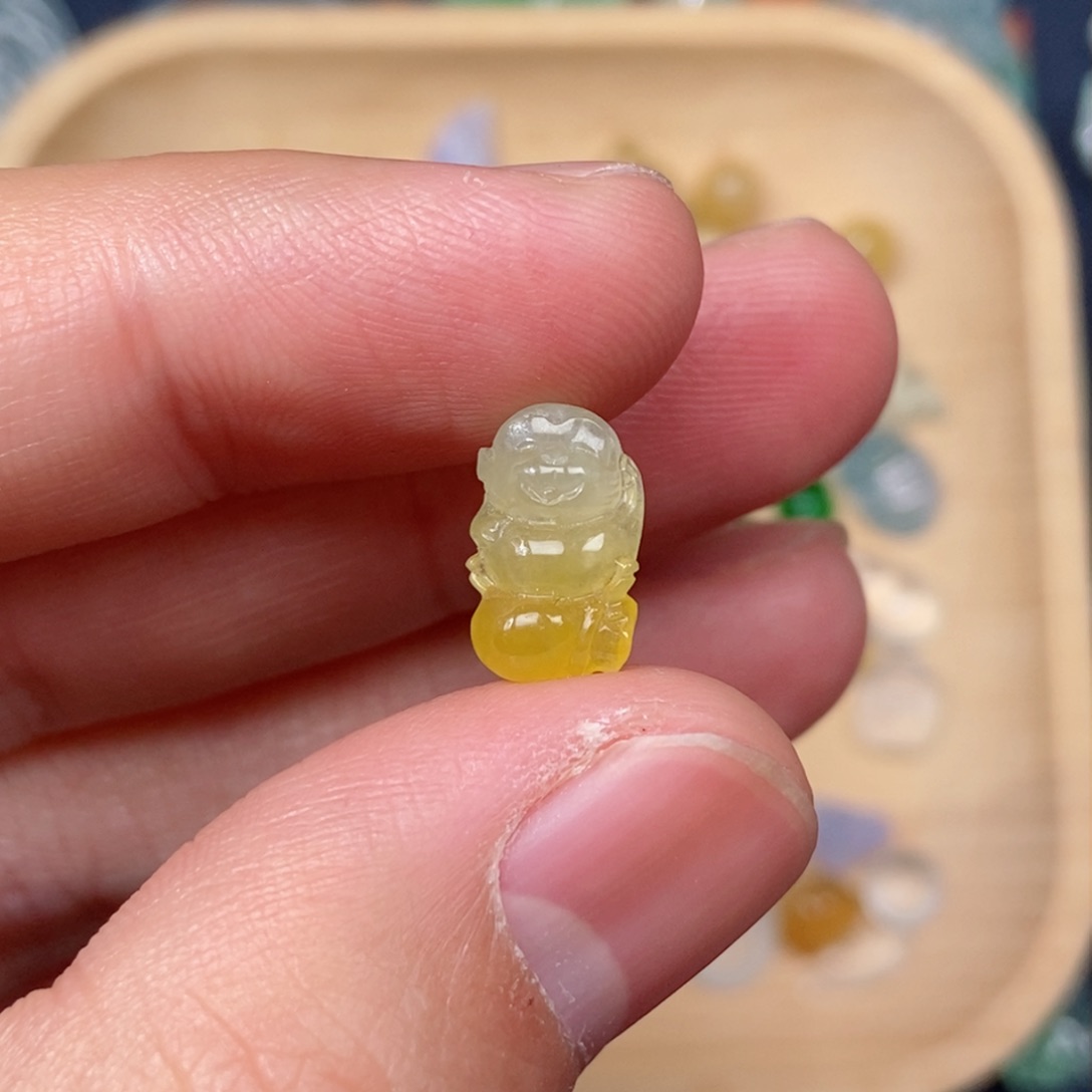 翡翠颈饰未镶嵌猴子