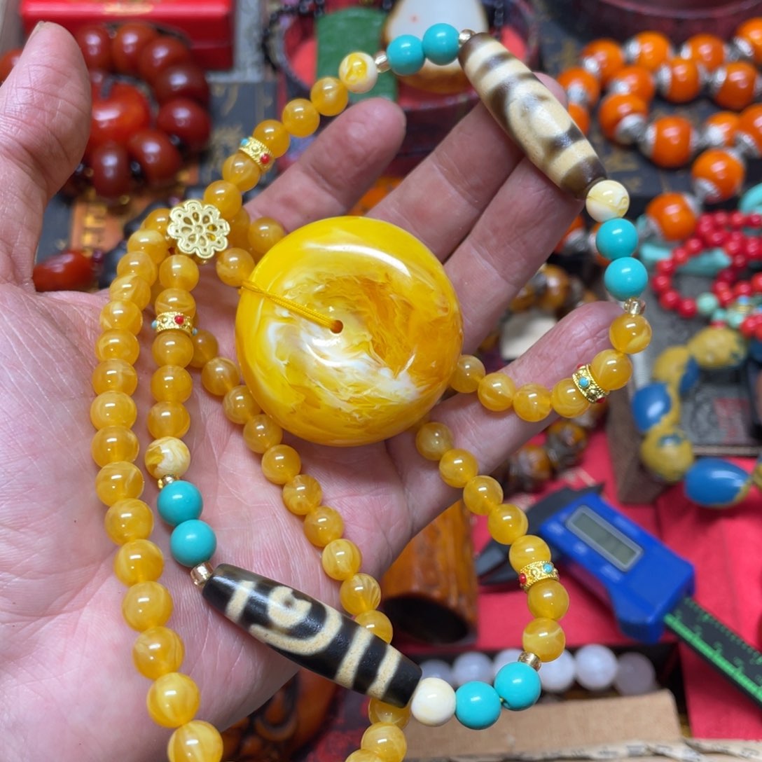 琥珀裸石未镶嵌好物推荐如图所示