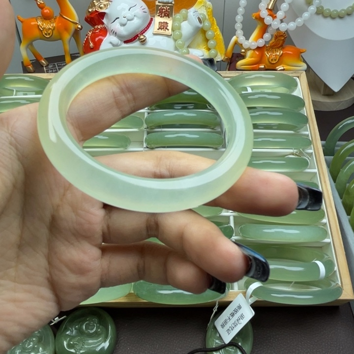 H***岫玉未镶嵌手镯岫玉手镯