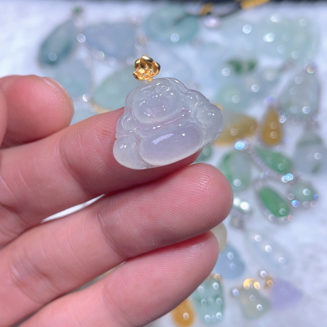 翡翠18K金镶嵌颈饰翡翠