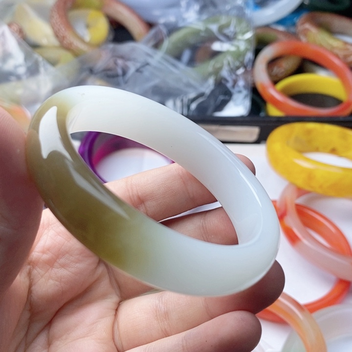 未镶嵌颈饰蜜蜡240卡54