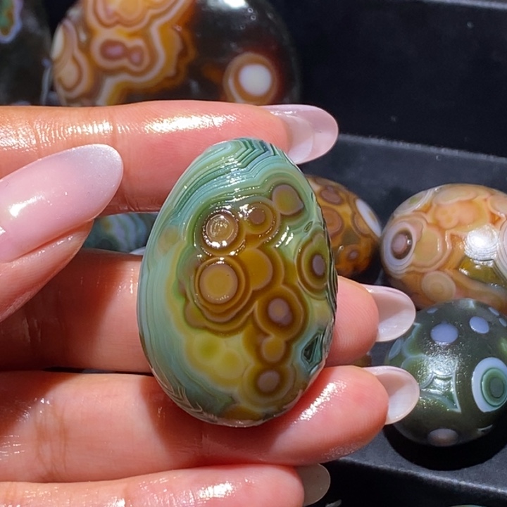 玛瑙/玉髓未镶嵌珠宝奇石90