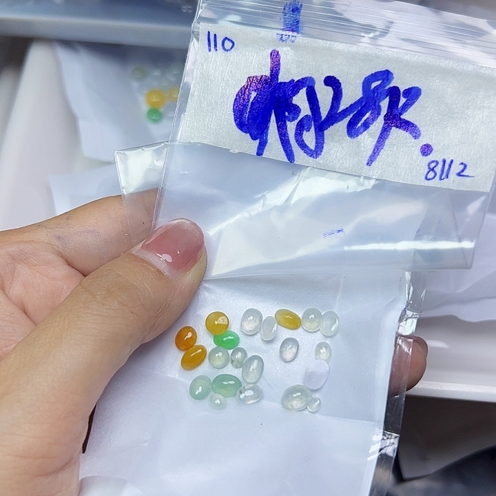 未镶嵌定制翡翠阿*不