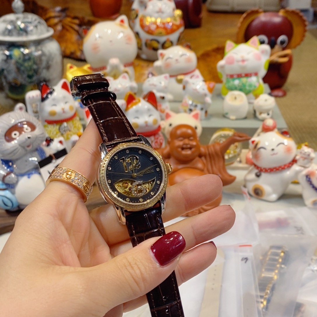 精钢小牛皮（革）钢石英机芯观兰表