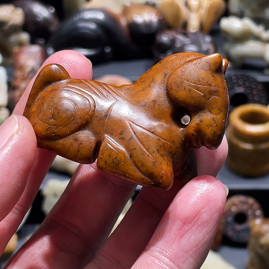 问***千和田玉（糖玉）未镶嵌挂件