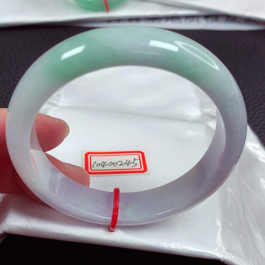 翡翠手镯未镶嵌天然翡翠手镯