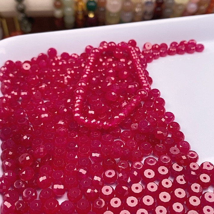 未镶嵌卡6x4红宝石35个多切面玛瑙/玉髓