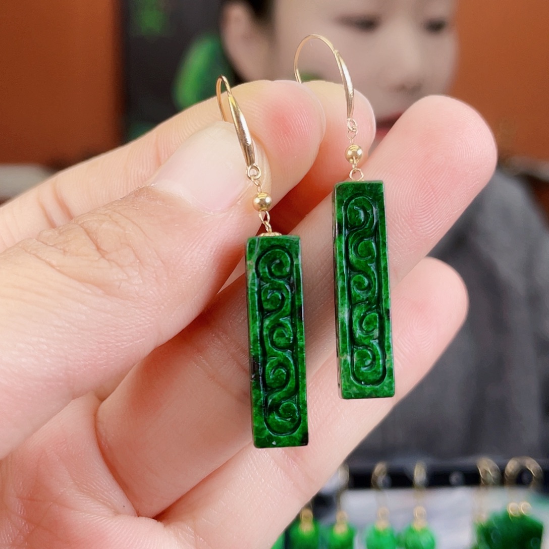 翡翠18K金镶嵌耳饰