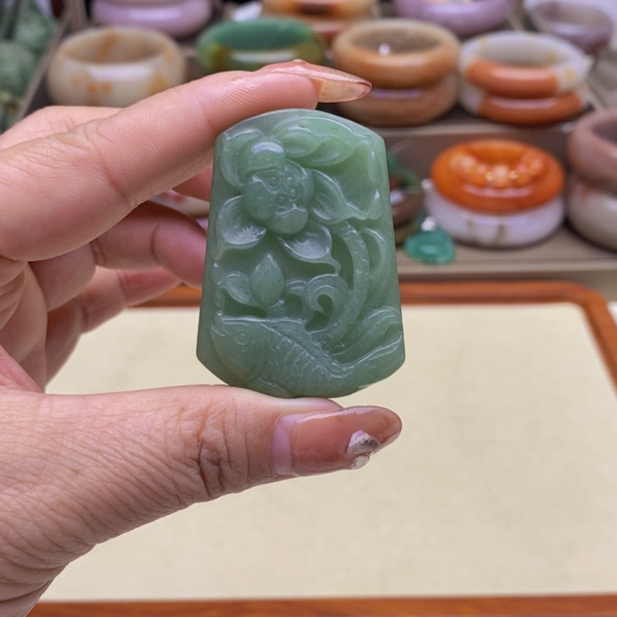 【闪购商品】石英质玉手镯未镶嵌