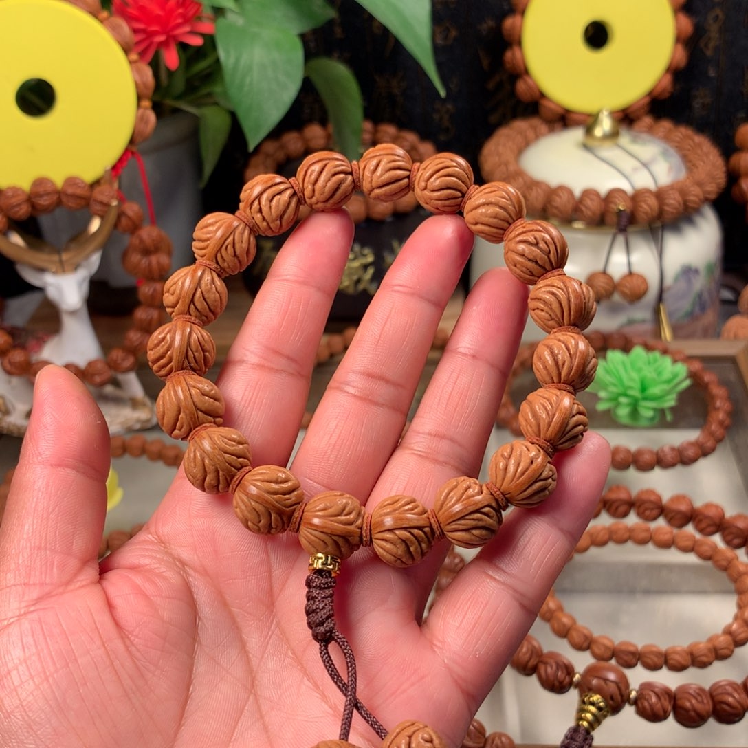 吊坠桃核祥云手持14