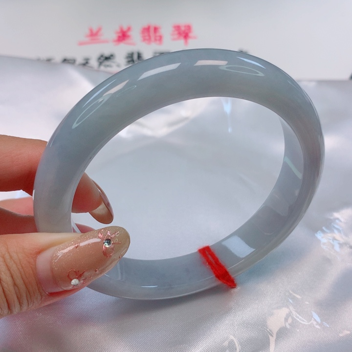 翡翠手镯未镶嵌61圈