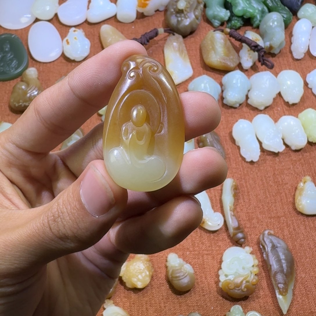 和田玉颈饰未镶嵌