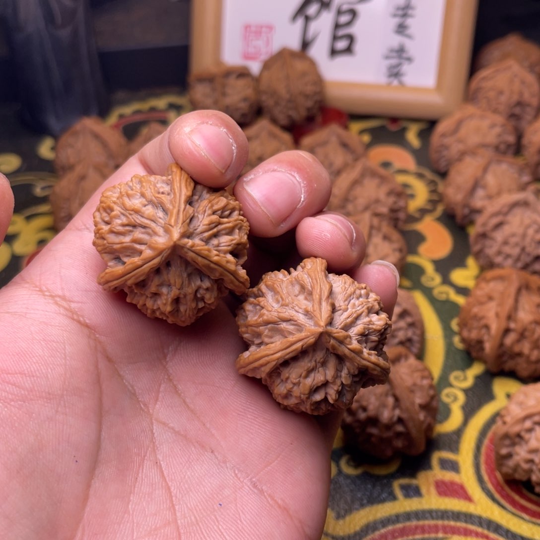 文玩核桃吊坠小*桃玉玺