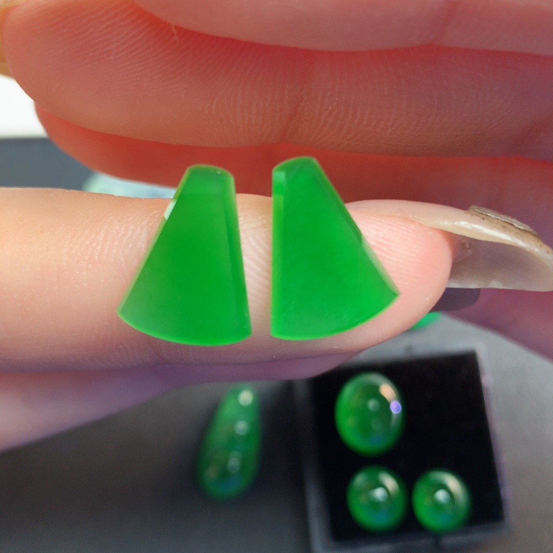 翡翠裸石13.4/10.36/1.88