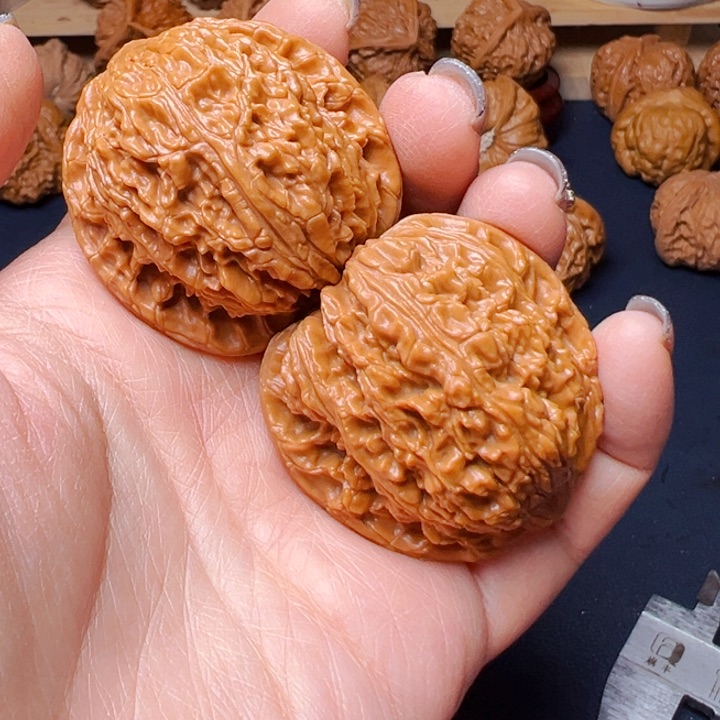 文玩核桃吊坠绣球43