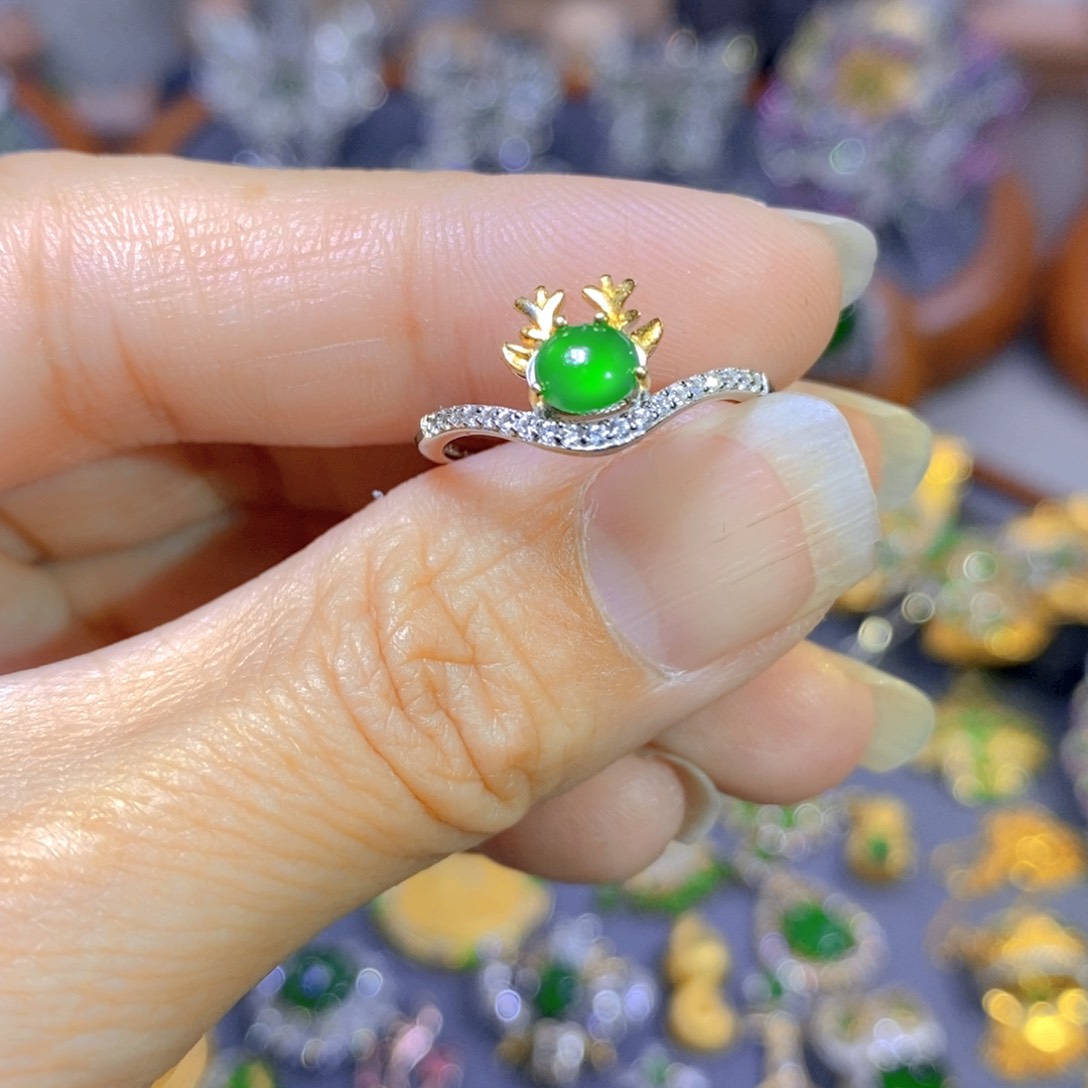 翡翠颈饰银S925镶嵌天然翡翠