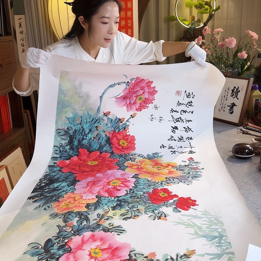 国画伊人阳亮牡丹国画