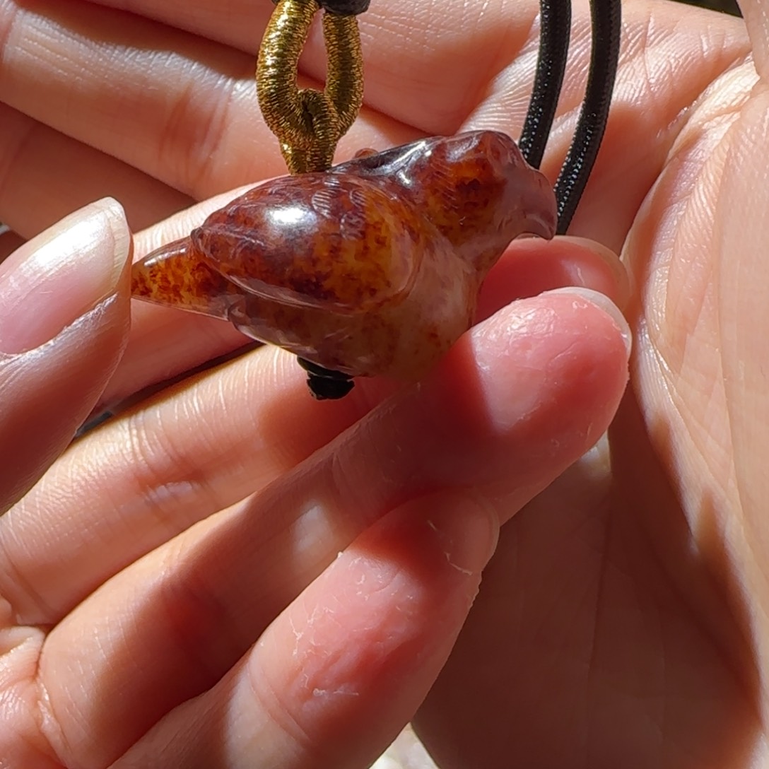 和田玉挂件未镶嵌黑**客