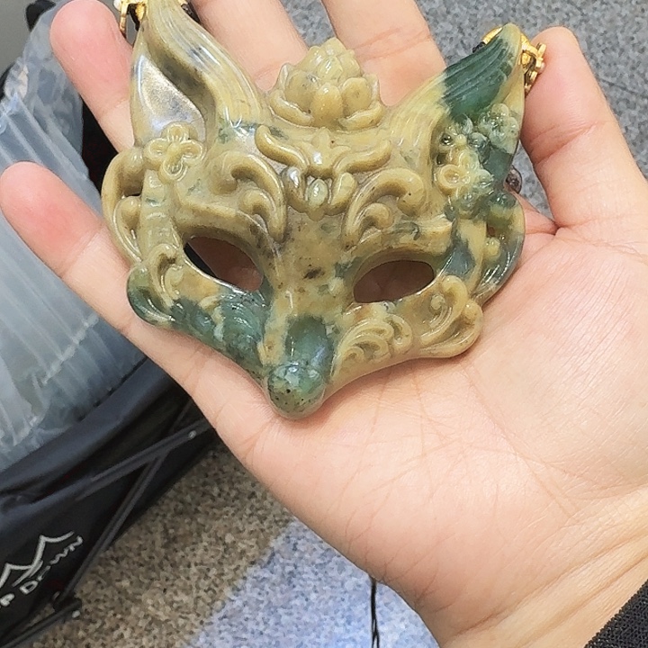 思***青和田玉未镶嵌颈饰