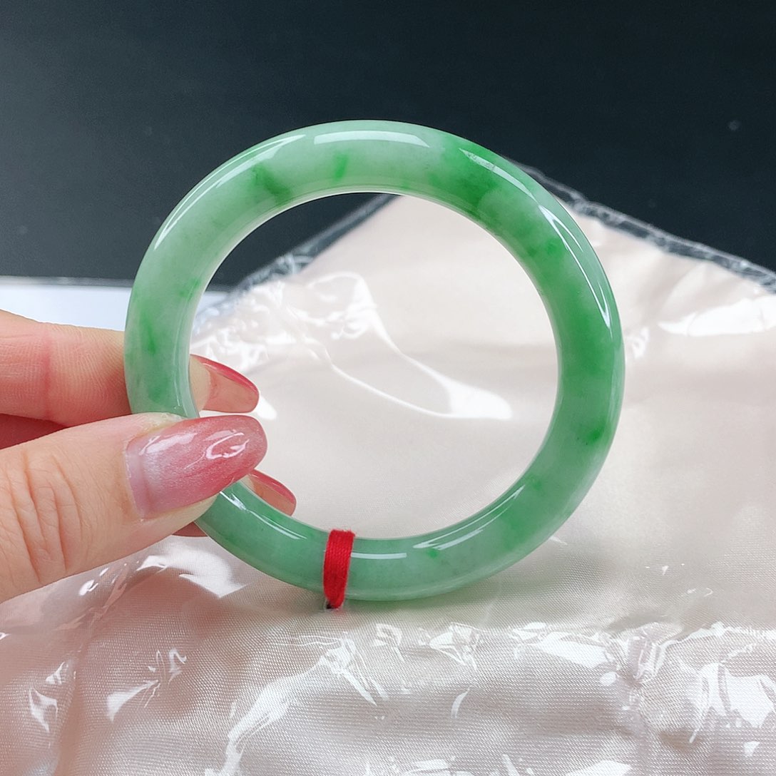 翡翠手镯未镶嵌翡翠0123