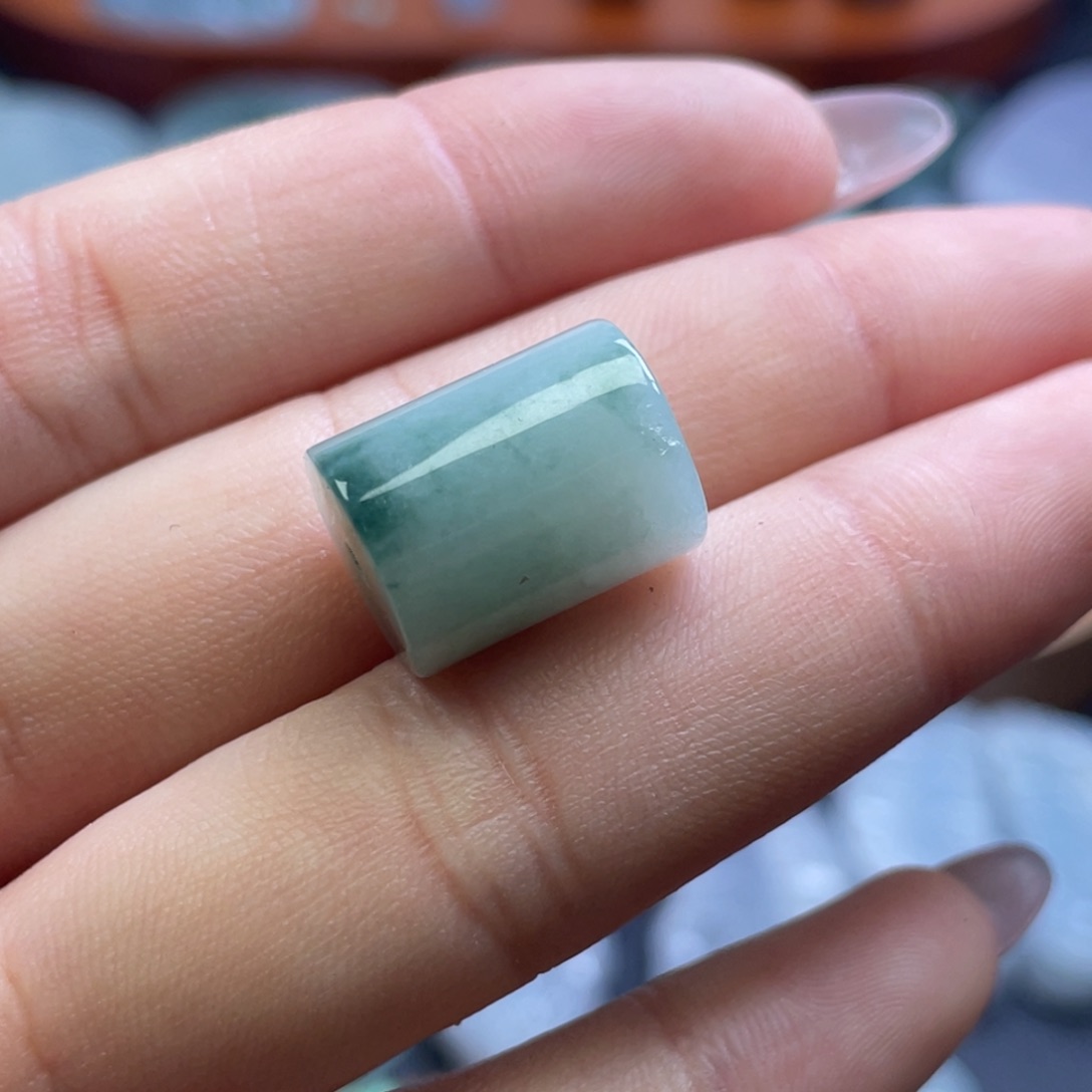 颈饰未镶嵌翡翠翡翠（有纹）