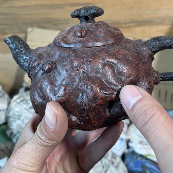 紫砂茶壶老厂紫砂壶一件。