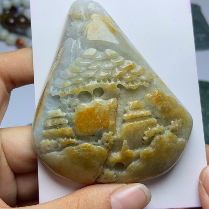 翡翠颈饰未镶嵌翡翠