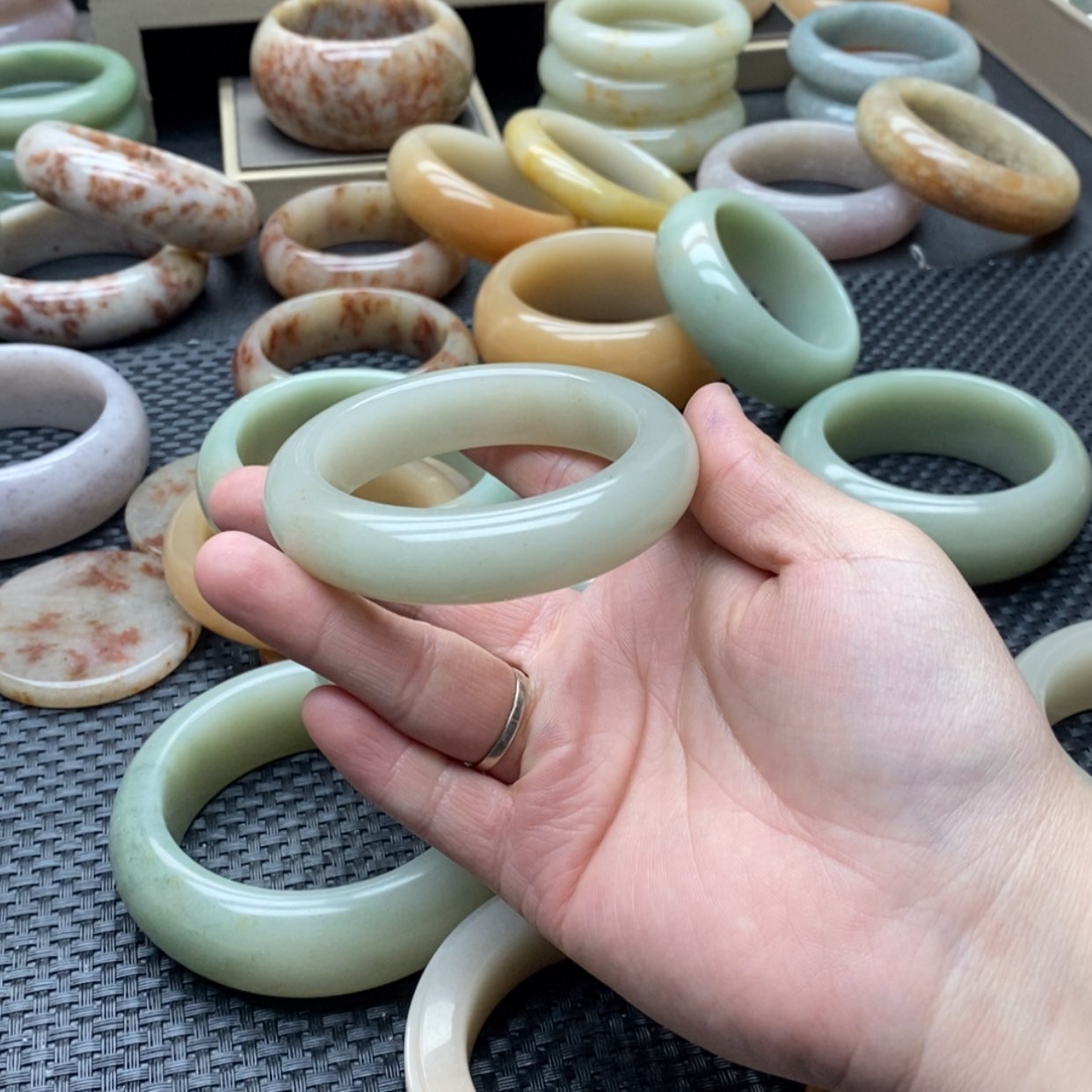 【闪购商品】石英质玉规格未镶嵌幸**久