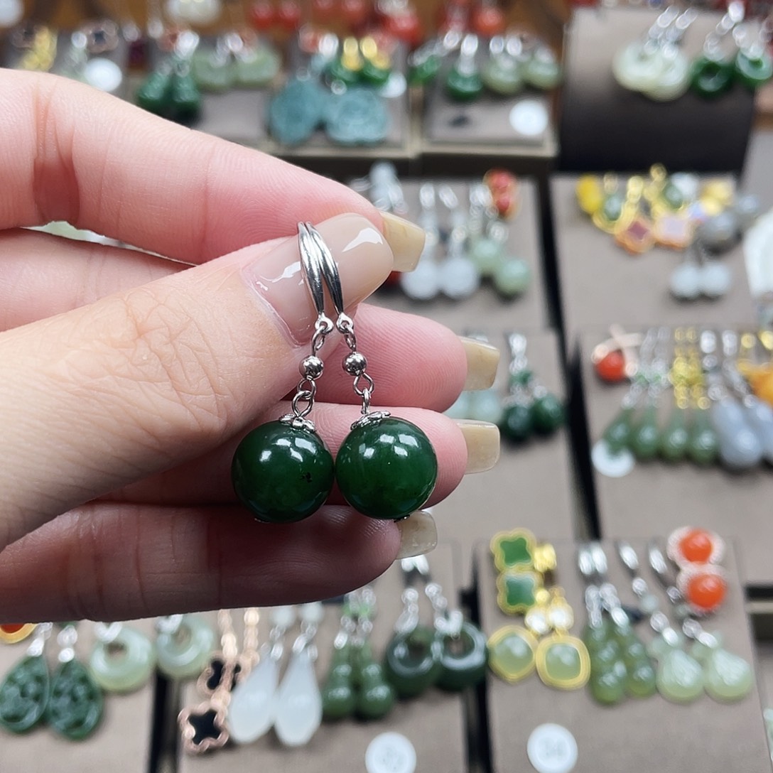 和田玉银S925镶嵌耳饰