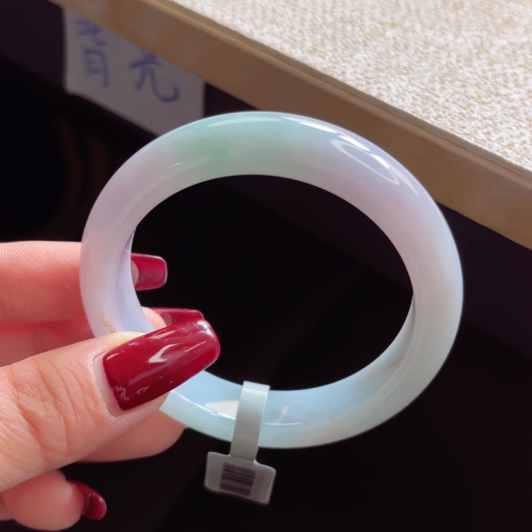 翡翠手镯未镶嵌手镯