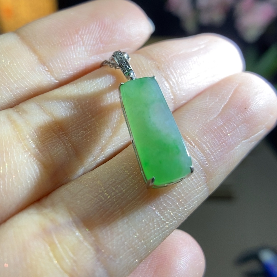 翡翠18K金镶嵌颈饰吊坠35