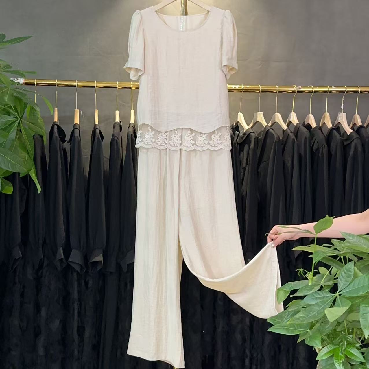 洋气时尚套装2025夏季新款韩版气质百搭减龄上衣休闲裤两件套M219