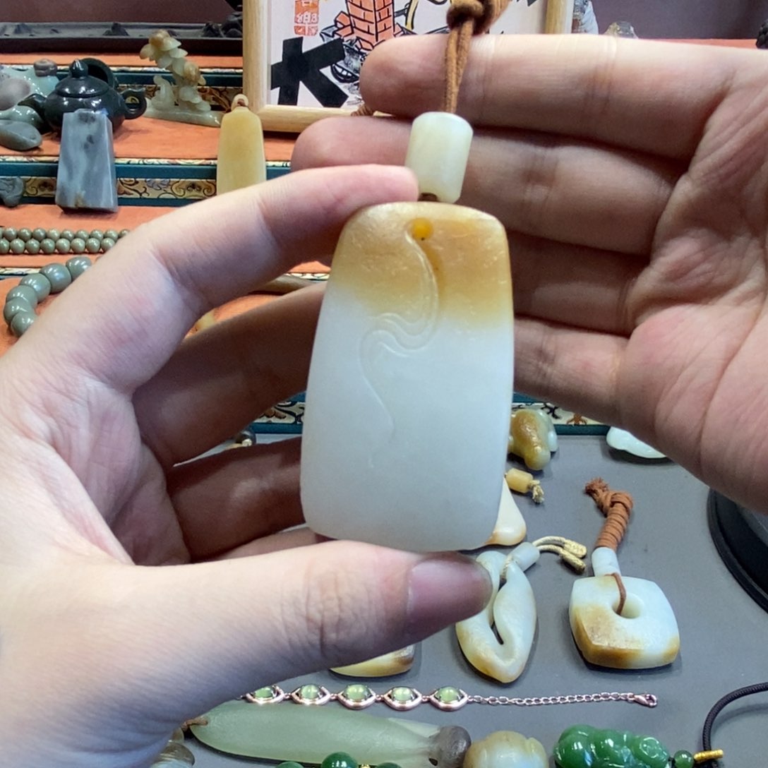 和田玉颈饰未镶嵌夜***号