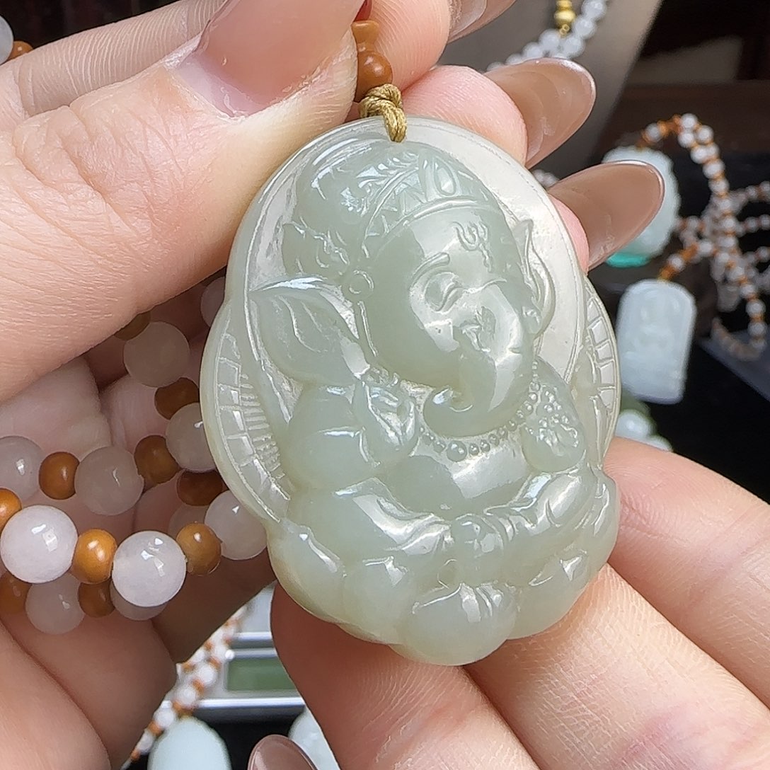 和田玉未镶嵌颈饰定制发货