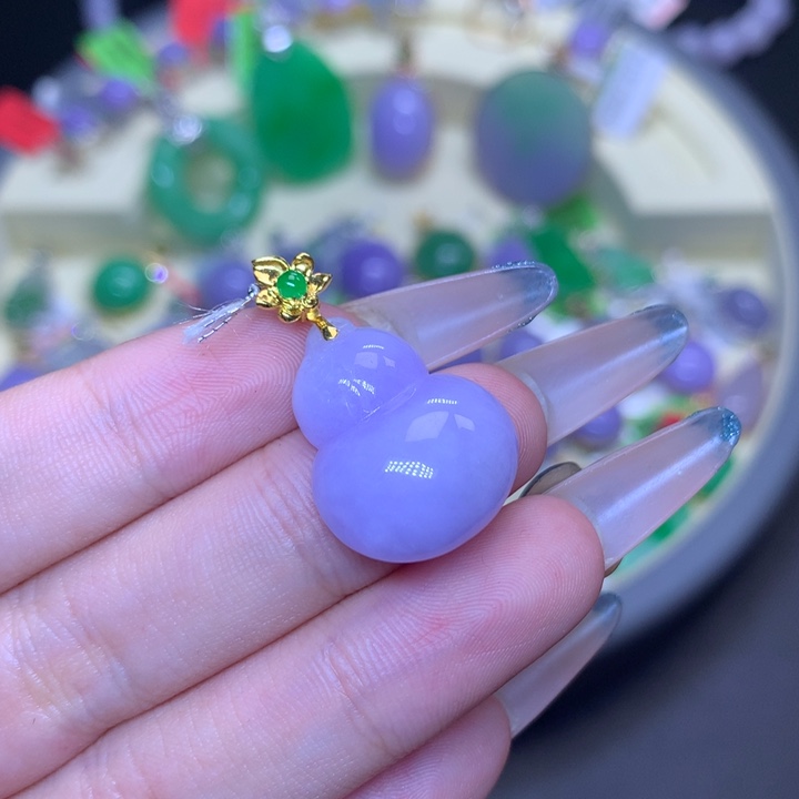 颈饰18K金镶嵌翡翠天然