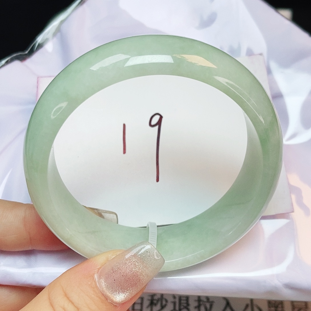 翡翠手镯未镶嵌59➕甜果绿轮胎