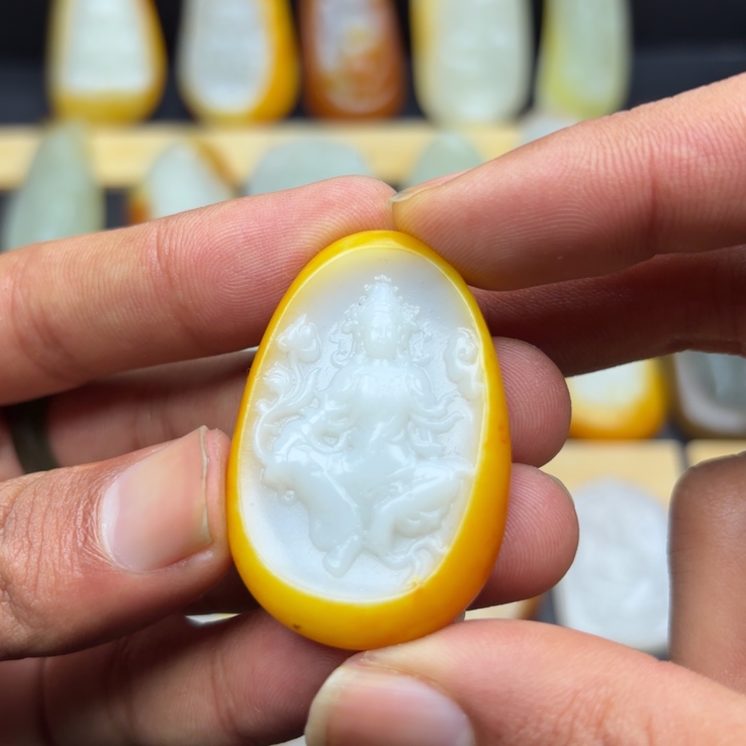 和田玉未镶嵌颈饰