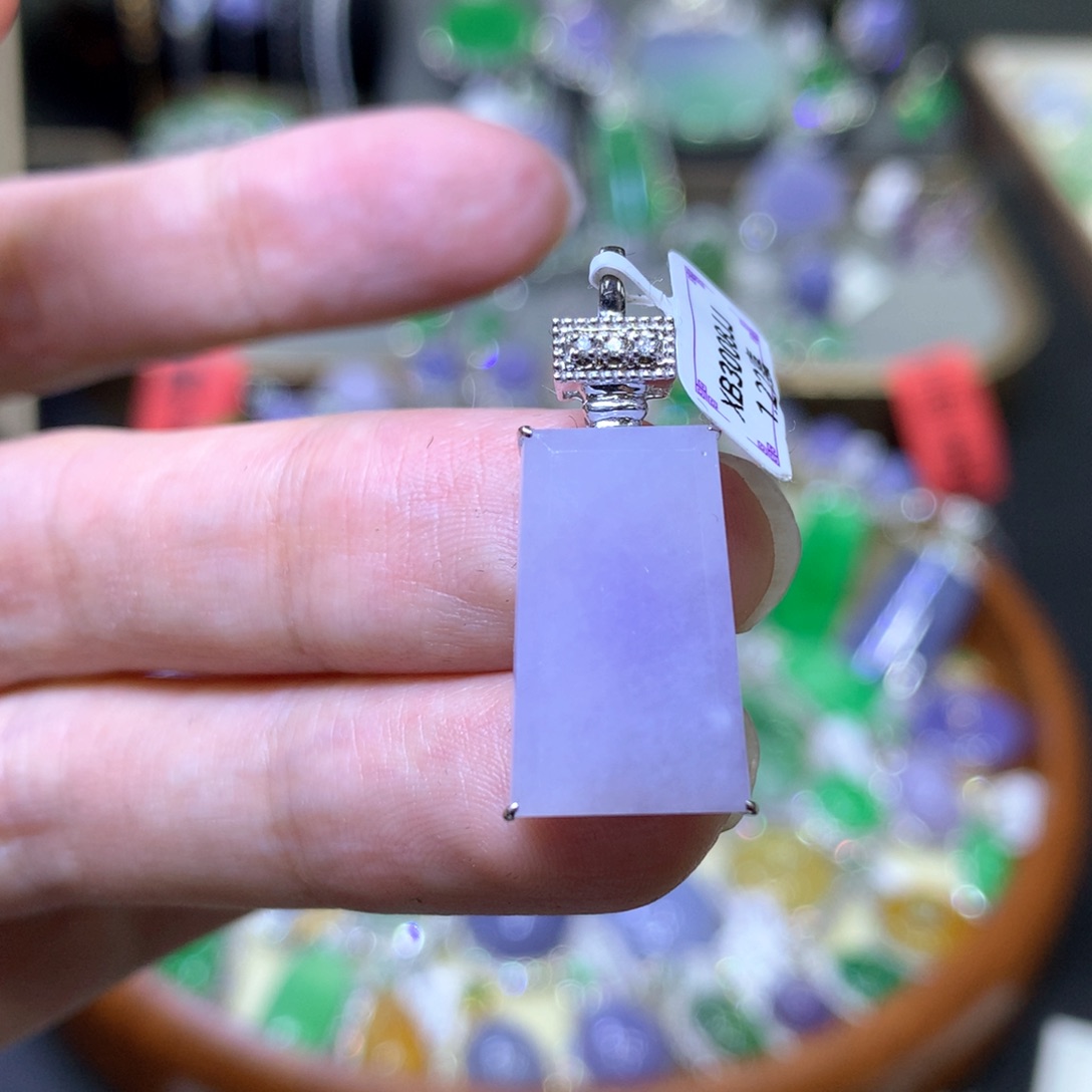 【闪购商品】翡翠颈饰18K金镶嵌翡翠吊坠项链