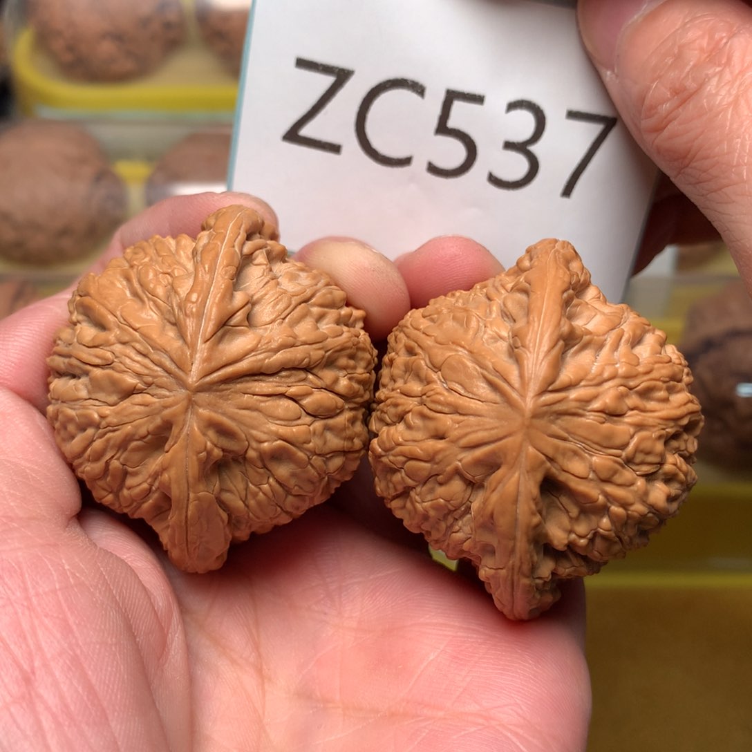 文玩核桃把件毕业泥鳅背44