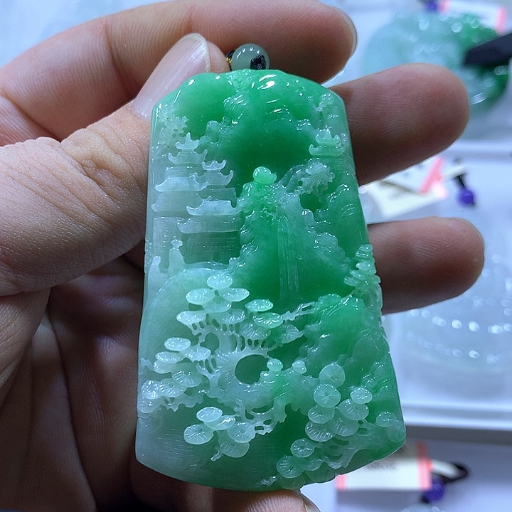 颈饰未镶嵌翡翠天然翡翠A货吊坠