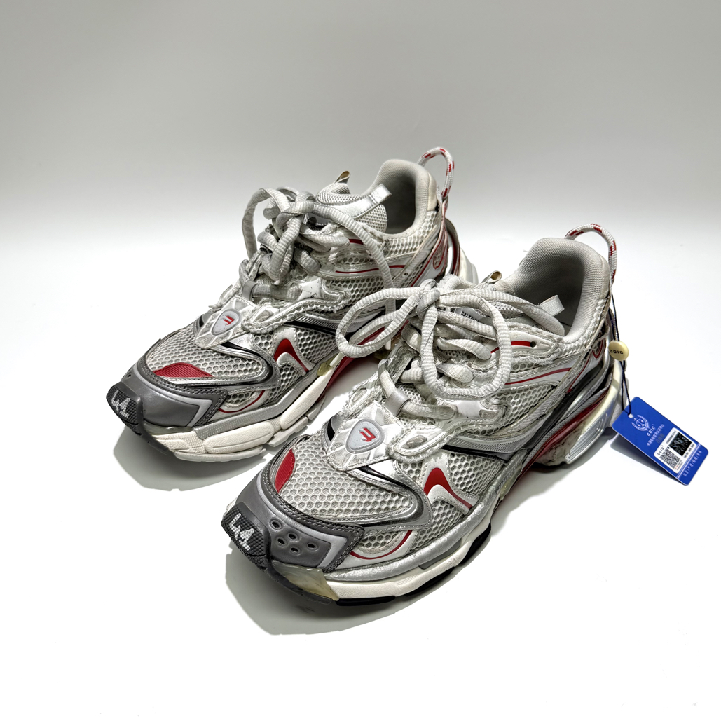 95新 Balenciaga/巴黎世家 41码 银色 runner老爹鞋bl0736