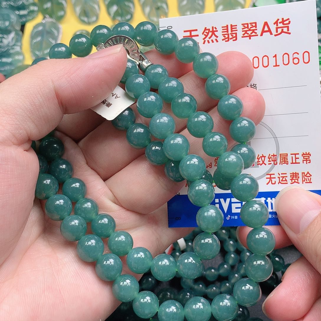 翡翠吊坠(不含链)未镶嵌睡****）