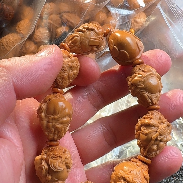 橄榄核吊坠群仙汇在