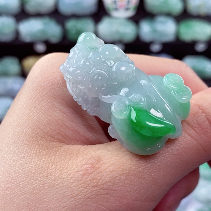 翡翠颈饰未镶嵌天然