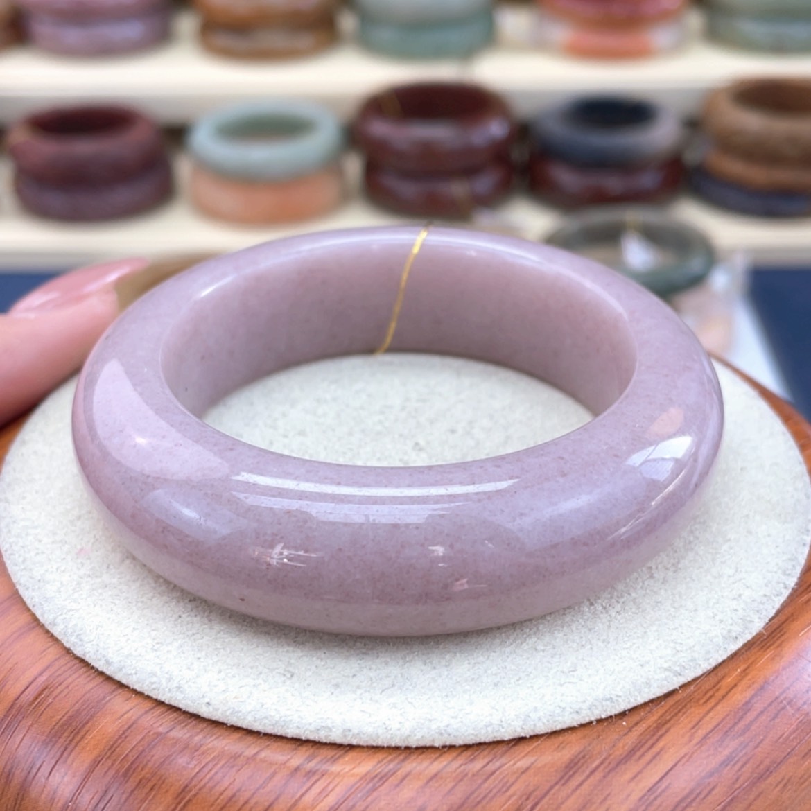 【闪购商品】石英质玉手镯未镶嵌