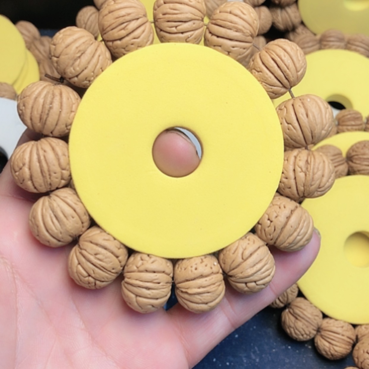 【闪购商品】桃核吊坠?**?21尺寸桃核金鱼肚手串