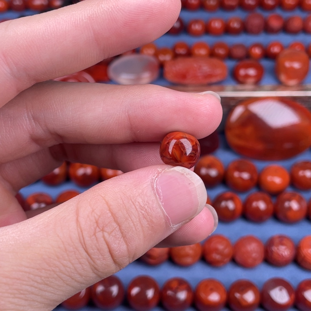 M***o南红玛瑙未镶嵌其他10mm瓦西牛血红火焰纹原矿单珠