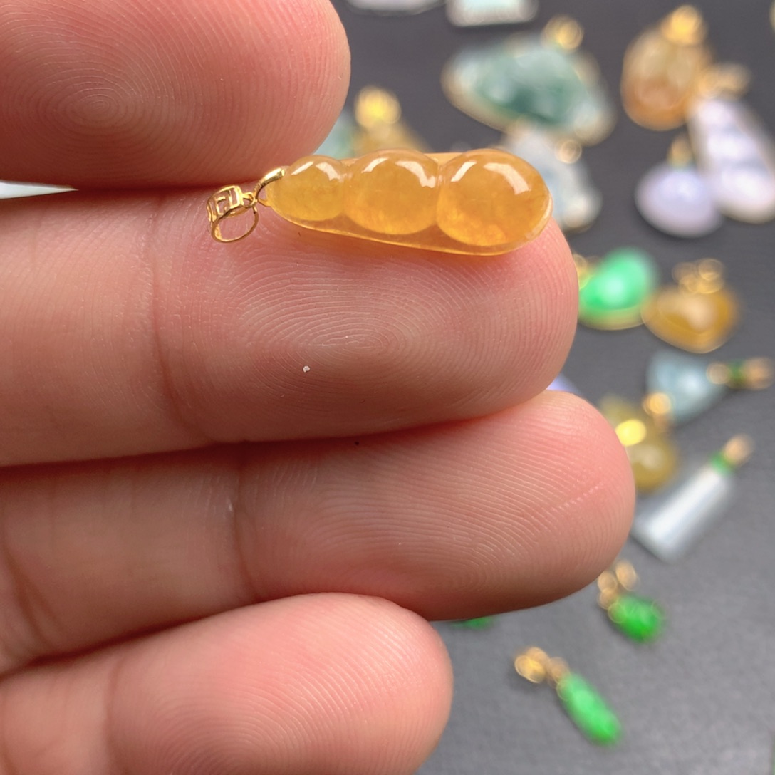 【闪购商品】颈饰18K金镶嵌翡翠翡翠
