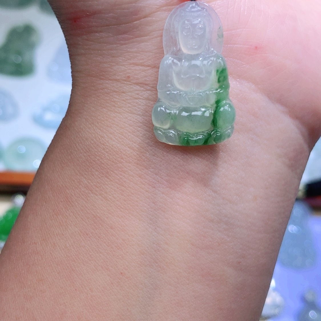 【闪购商品】翡翠颈饰未镶嵌观音